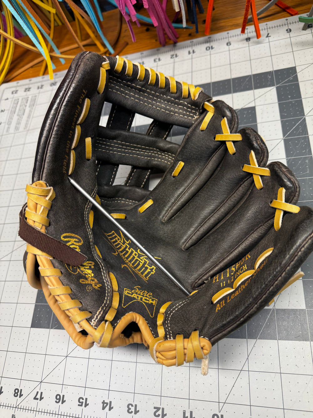 
            Rawlings Highlight Series before Clean, Condition & Relace
          