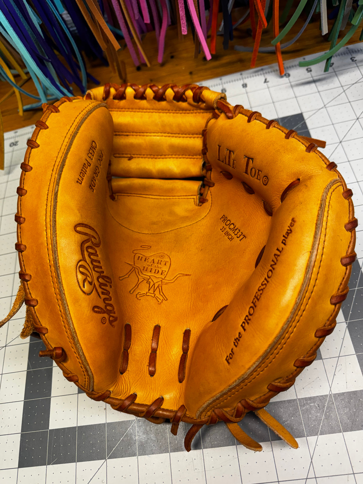 Rawlings Heart of the Hide Catchers Mitt 33” RHT PROCM33T - Refurbished
