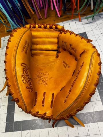 Rawlings Heart of the Hide Catchers Mitt 33” RHT PROCM33T - Refurbished