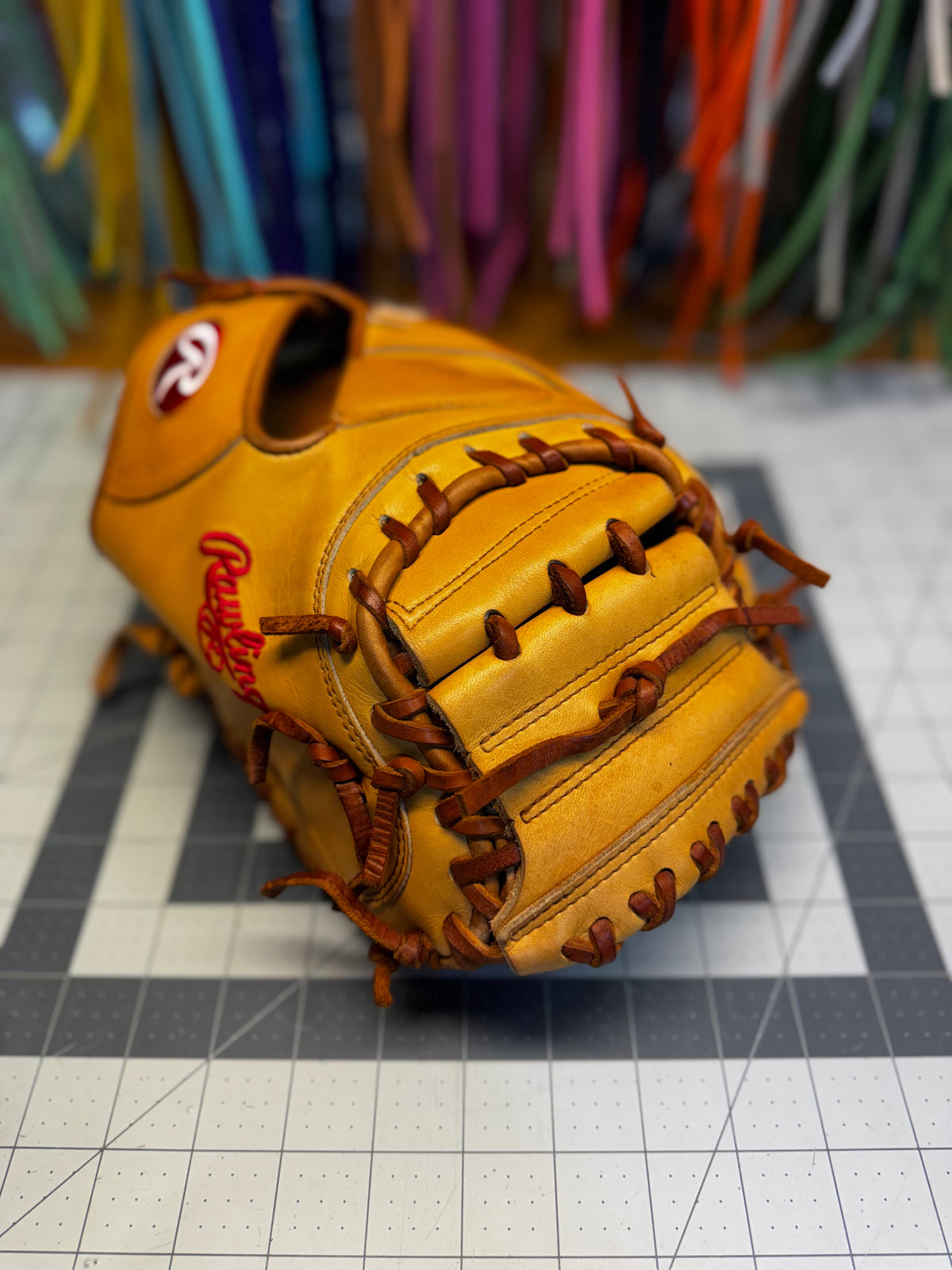 Rawlings Heart of the Hide Catchers Mitt 33” RHT PROCM33T - Refurbished