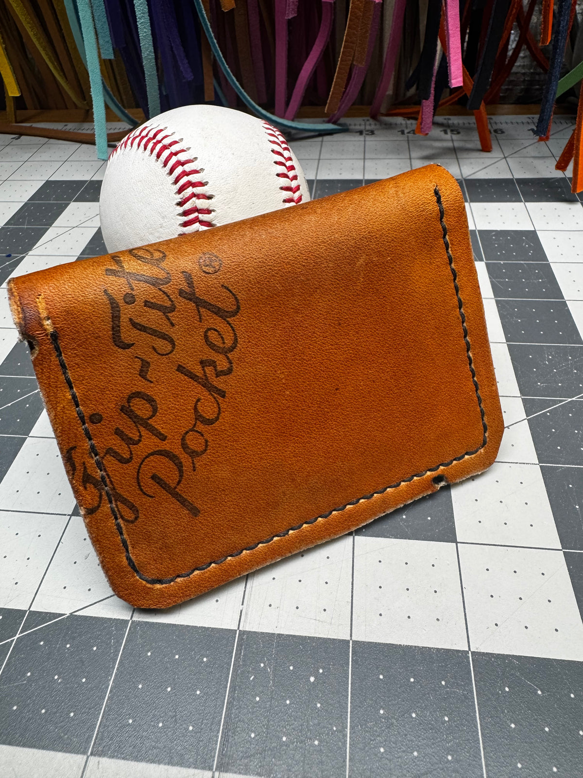 Wilson A2516 baseball glove leather wallet detail