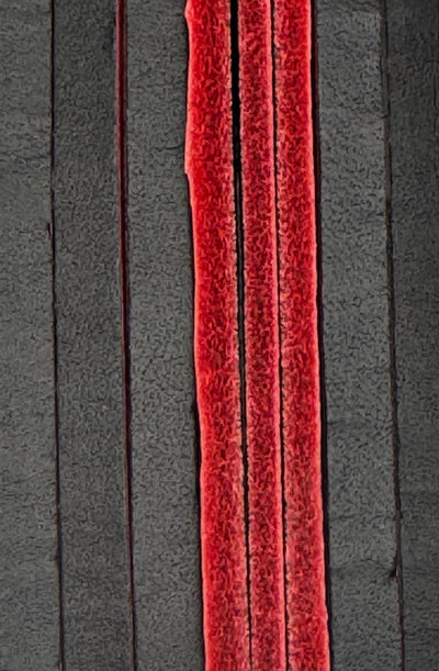 BLACK / RUBI RED