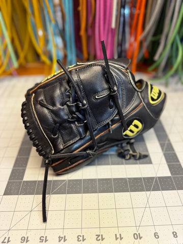 Wilson A2000 B2 Pitchers Glove LHT - Refurbished