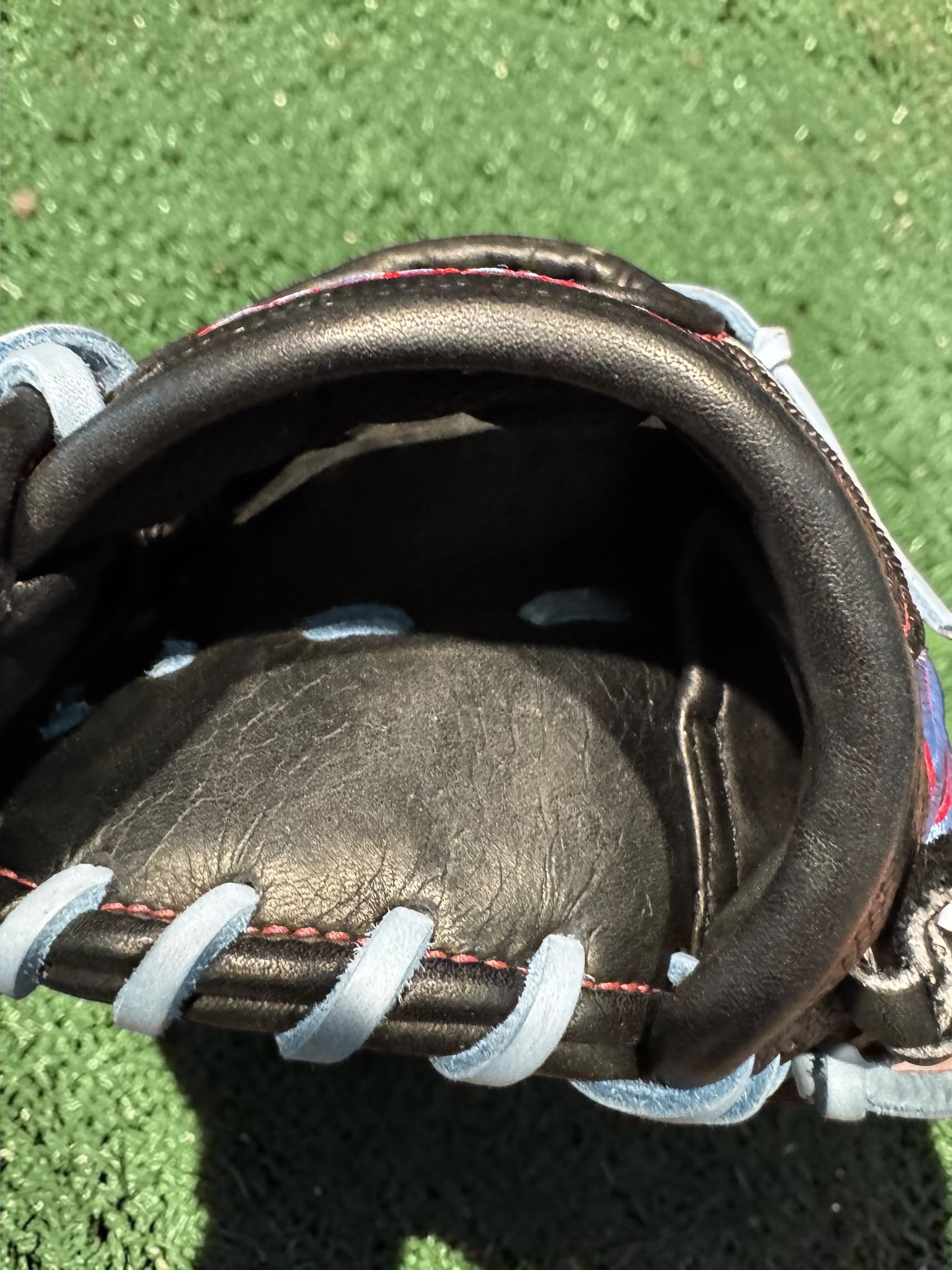 Wilson A2000 B23 Pitcher’s Glove 12” RHT - Refurbished