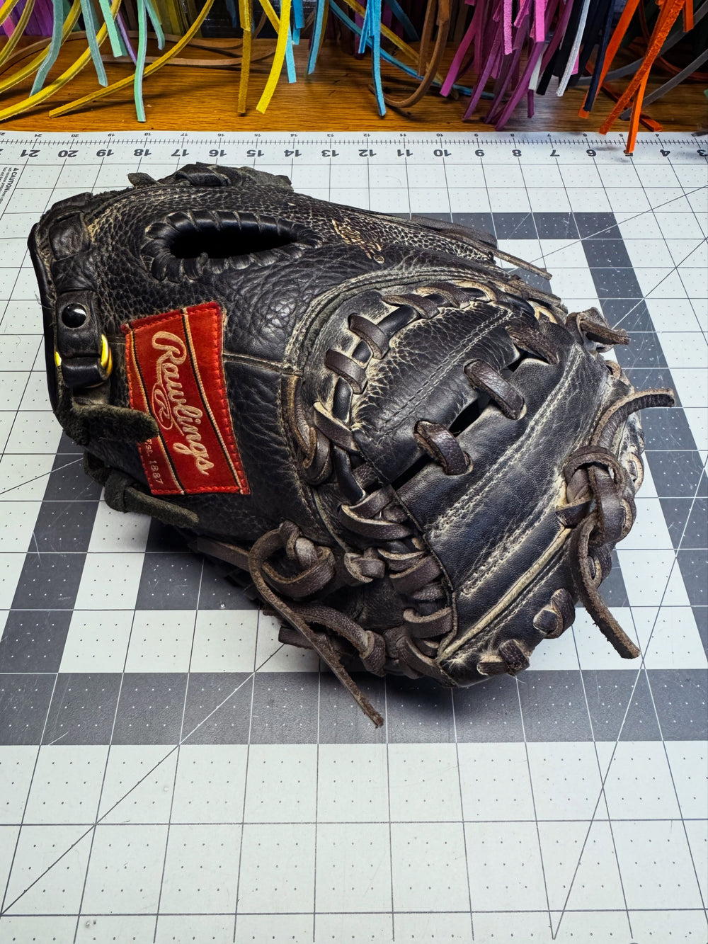 
            Rawlings Highlight Series before Clean, Condition & Relace
          