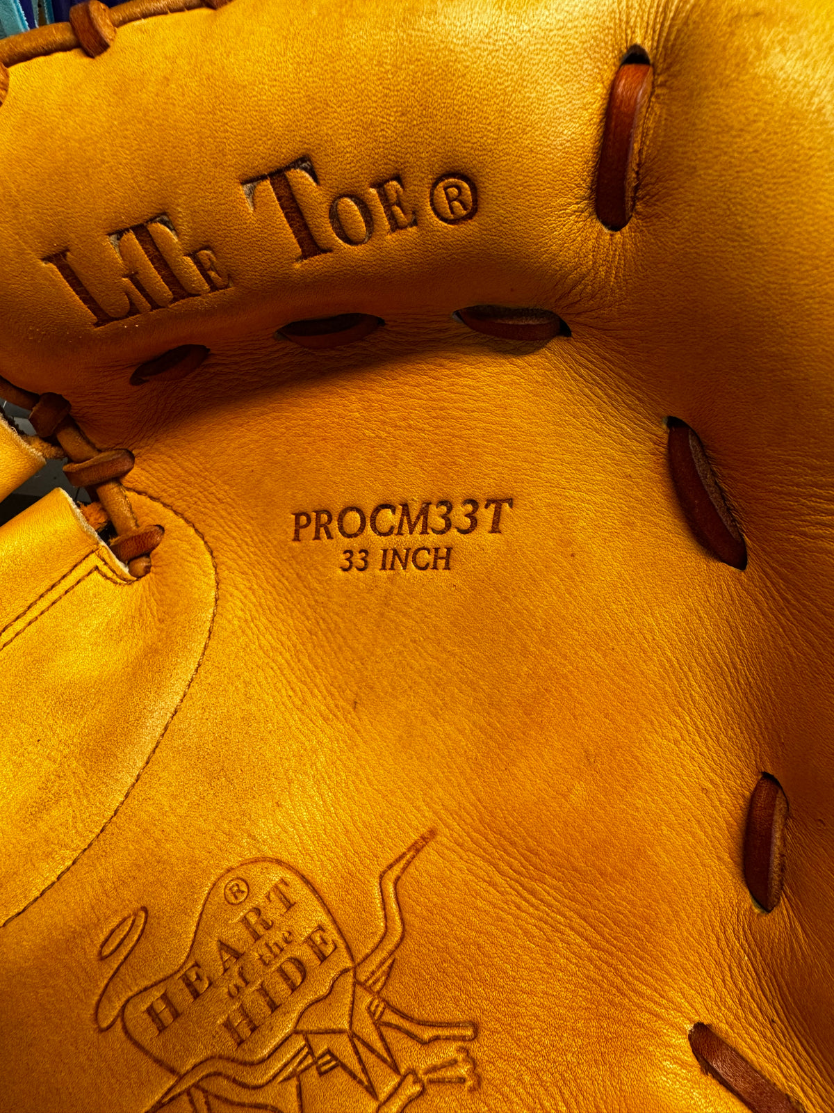 Rawlings Heart of the Hide Catchers Mitt 33” RHT PROCM33T - Refurbished