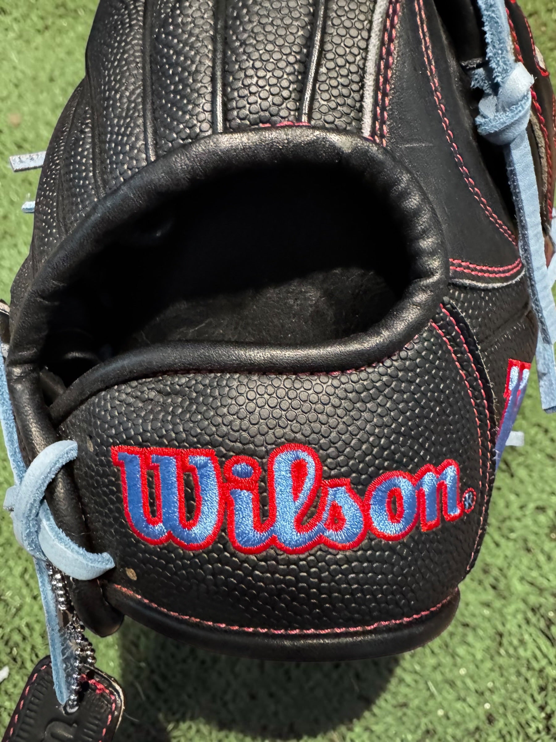 Wilson A2000 B23 Pitcher’s Glove 12” RHT - Refurbished