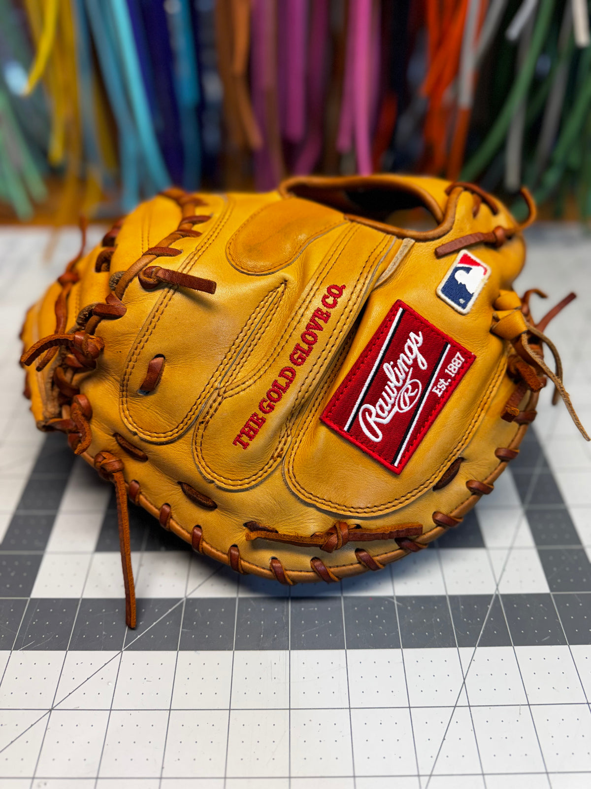 Rawlings Heart of the Hide Catchers Mitt 33” RHT PROCM33T - Refurbished